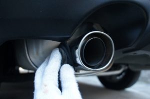 マフラーの錆止めや錆落としに効果的な方法 イメージ